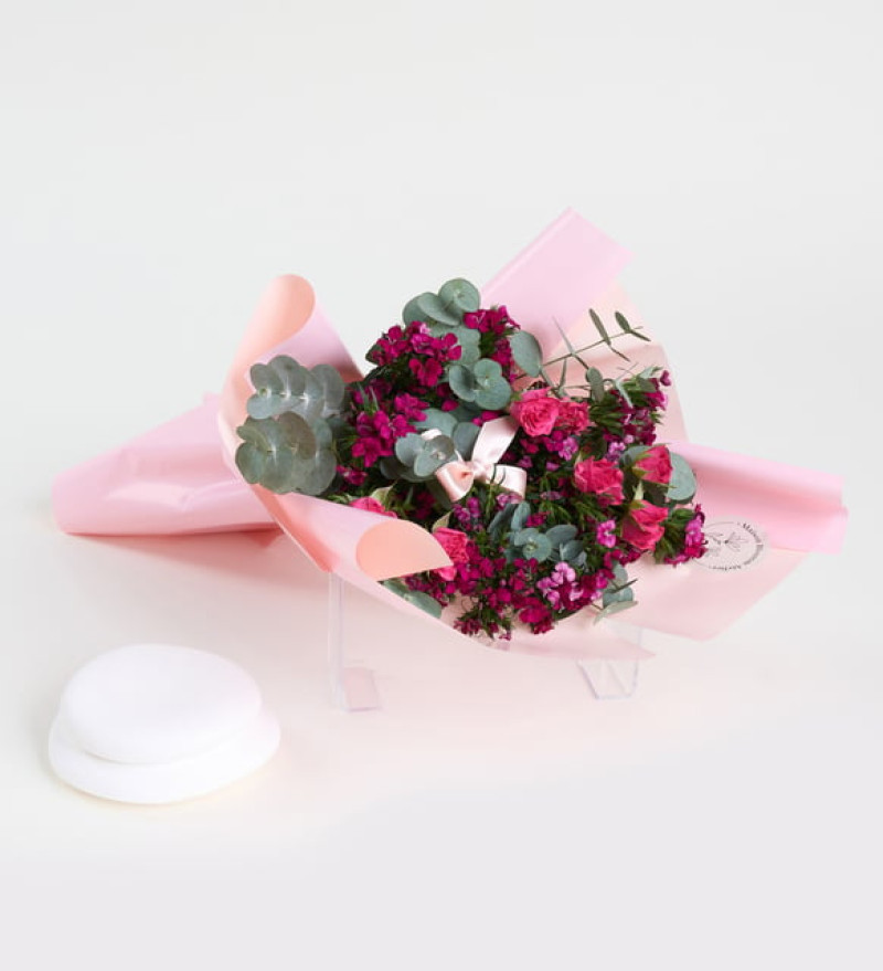 Romantik Krem Pudra Bukette Kurdeleli Pembe Çardak Güller