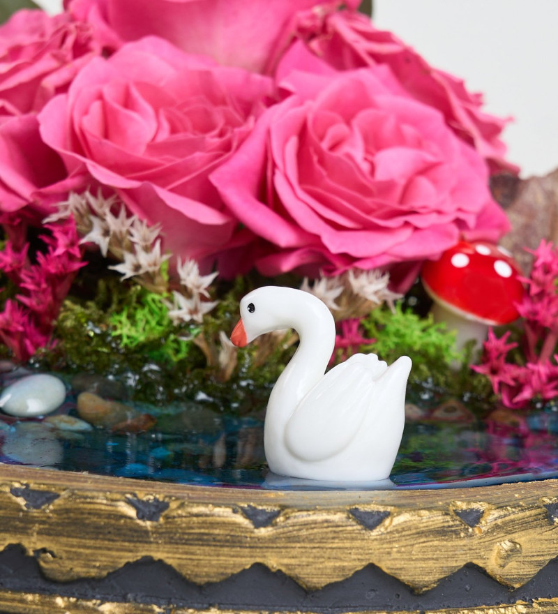 Modern Ring Saksıda Pembe Gül ve Okaliptus Teraryum
